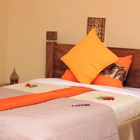 Lake Mulehe Gorilla Lodge Kisoro Buitenkant foto